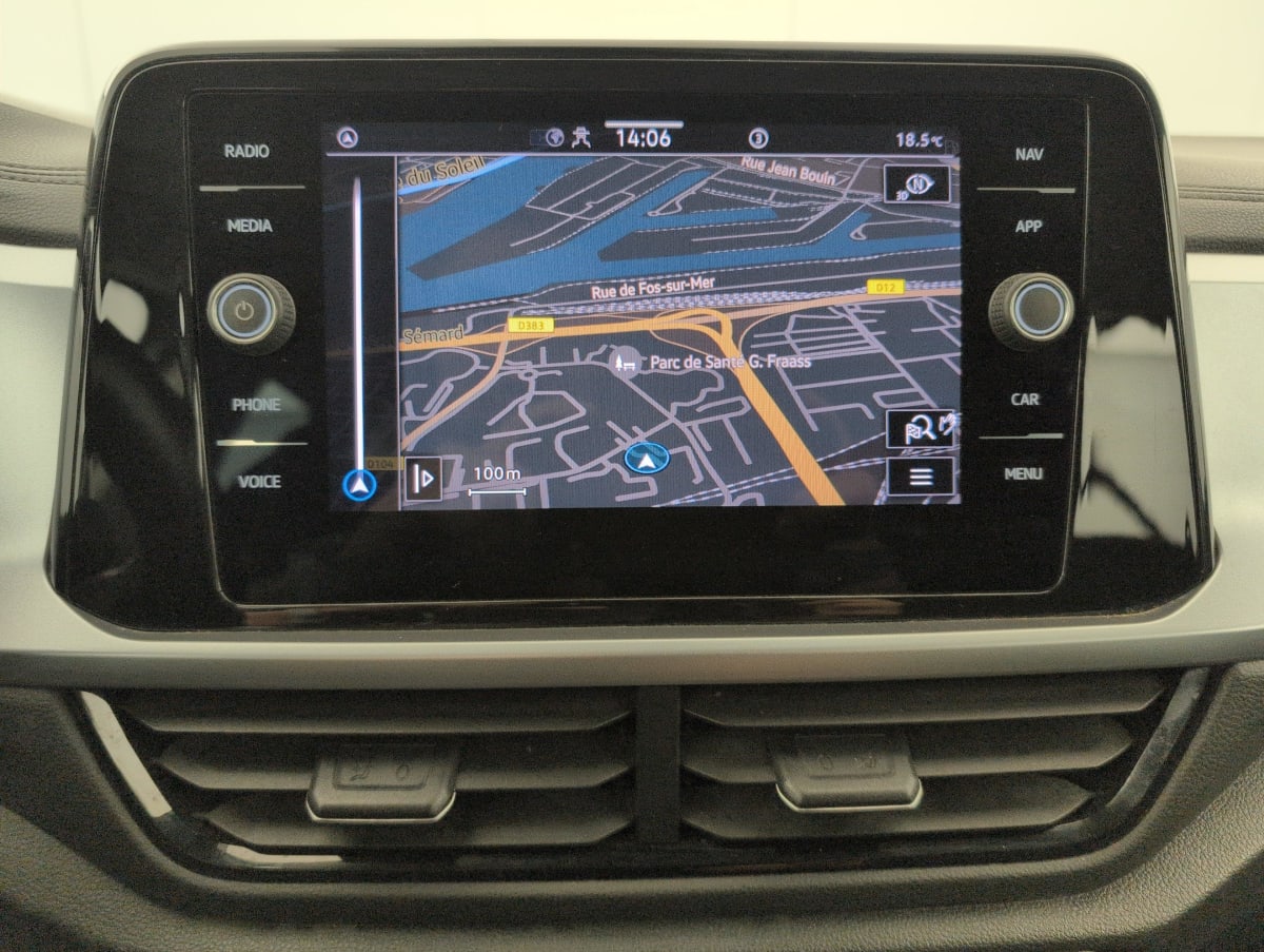 Volkswagen T-Roc - Image 18