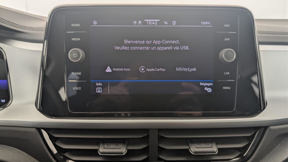 Volkswagen T-Roc - Image 18