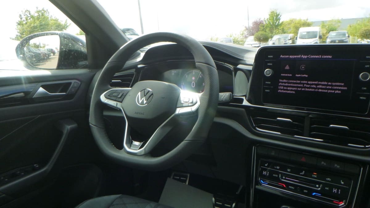 Volkswagen T-Roc - Image 14