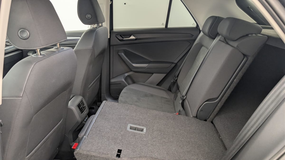 Volkswagen T-Roc - Image 12