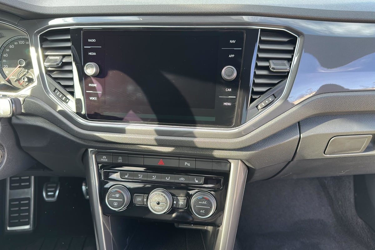 Volkswagen T-Roc - Image 15