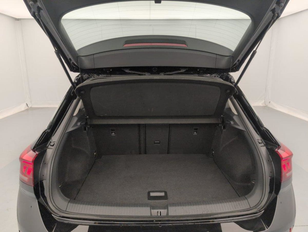 Volkswagen T-Roc - Image 11