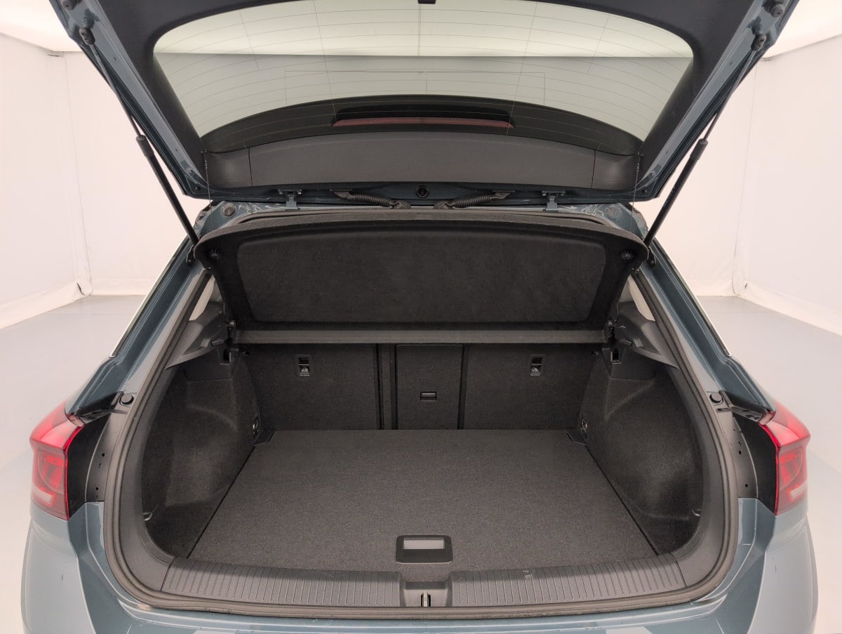 Volkswagen T-Roc - Image 11