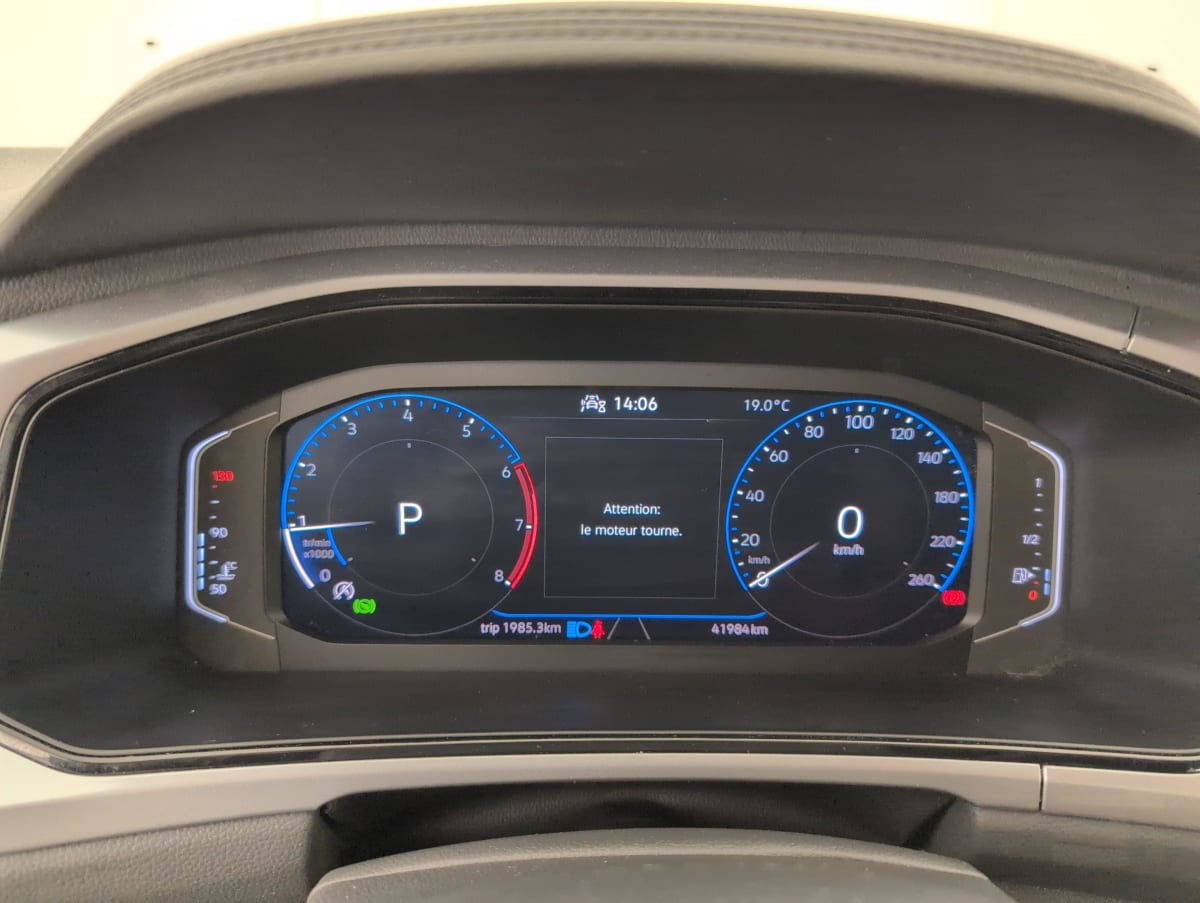 Volkswagen T-Roc - Image 24