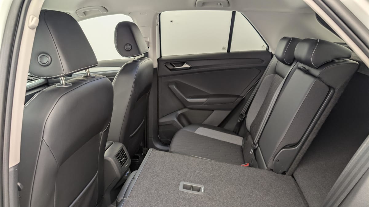 Volkswagen T-Roc - Image 12