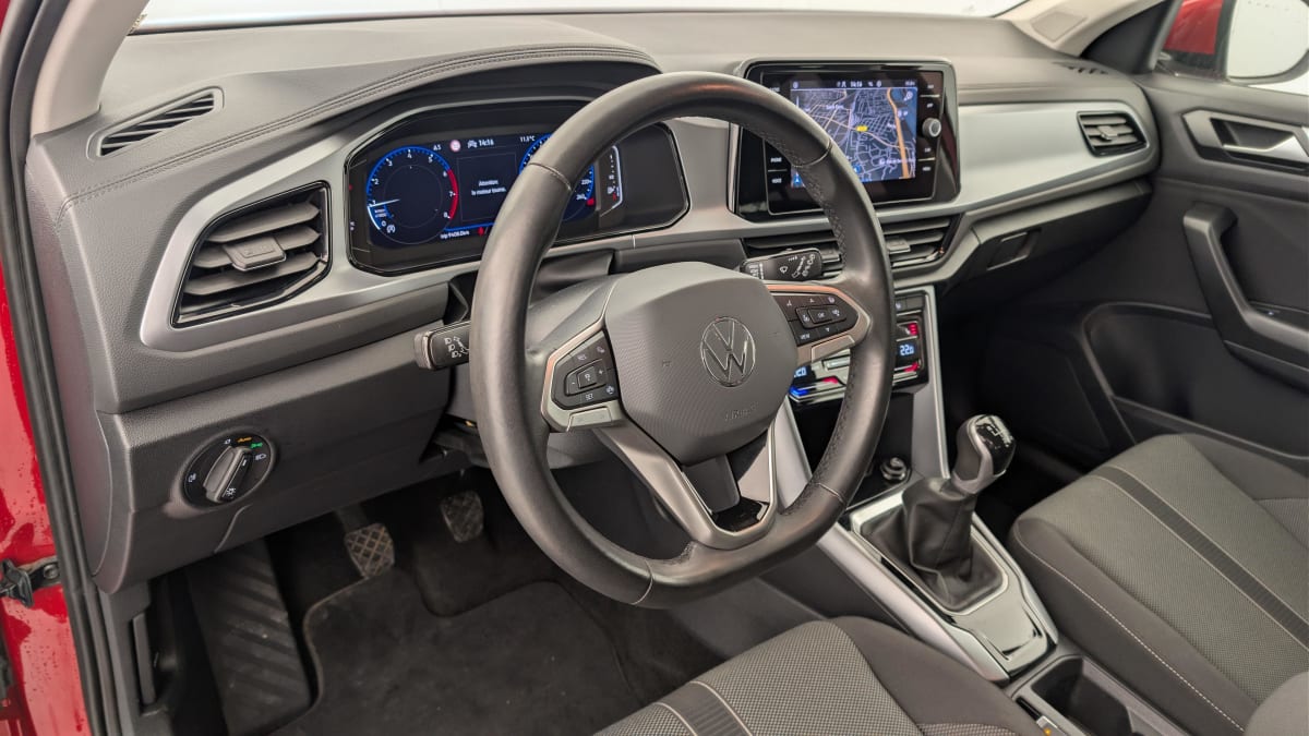 Volkswagen T-Roc - Image 15