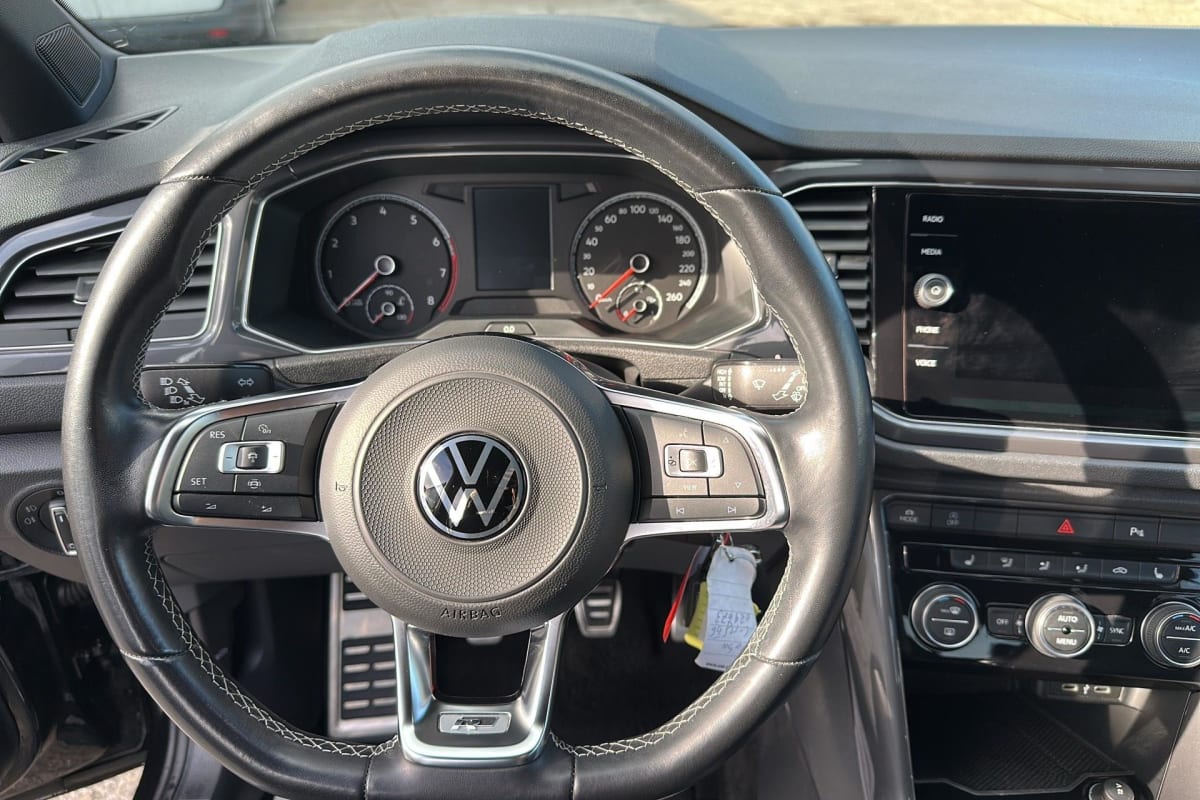 Volkswagen T-Roc - Image 11