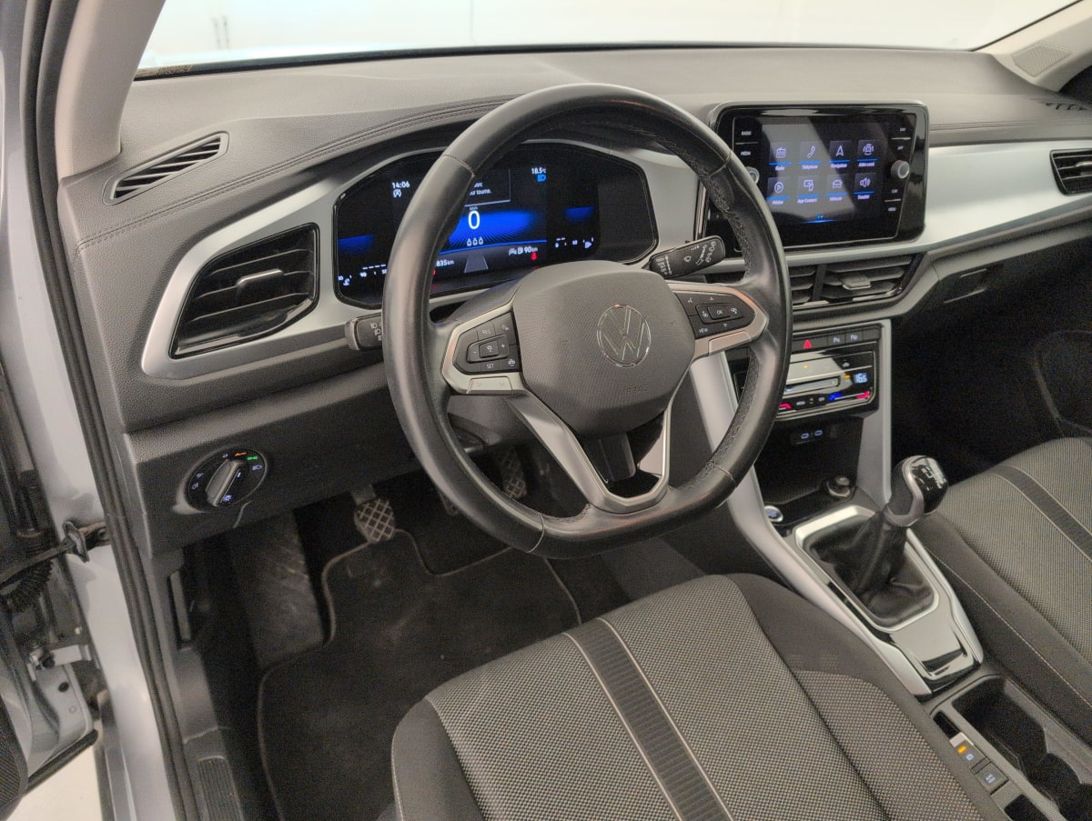 Volkswagen T-Roc - Image 15