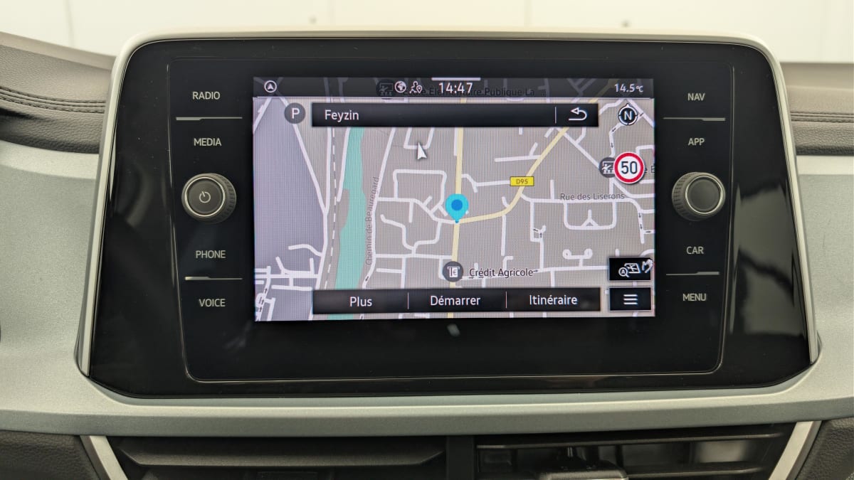 Volkswagen T-Roc - Image 17