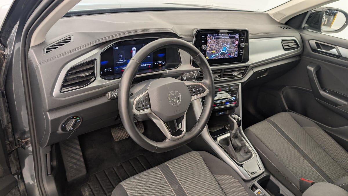 Volkswagen T-Roc - Image 15