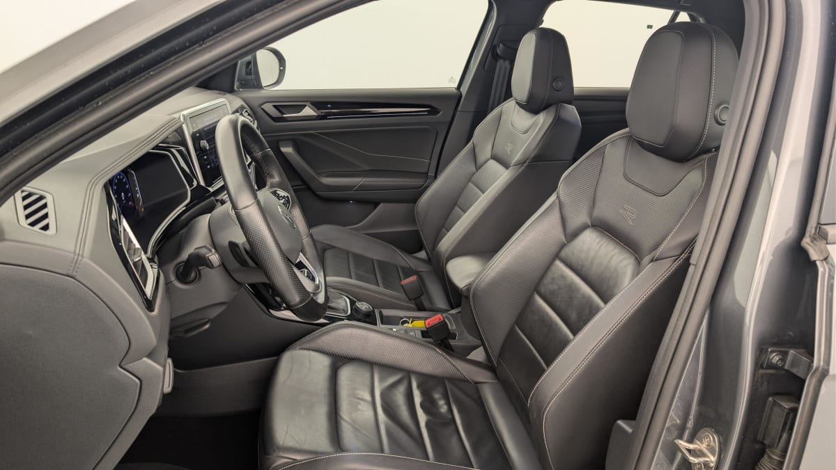 Volkswagen T-Roc - Image 16