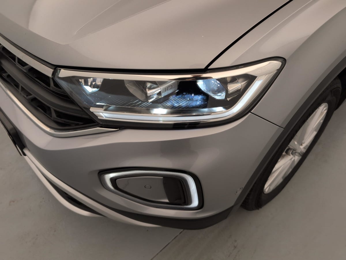 Volkswagen T-Roc - Image 21