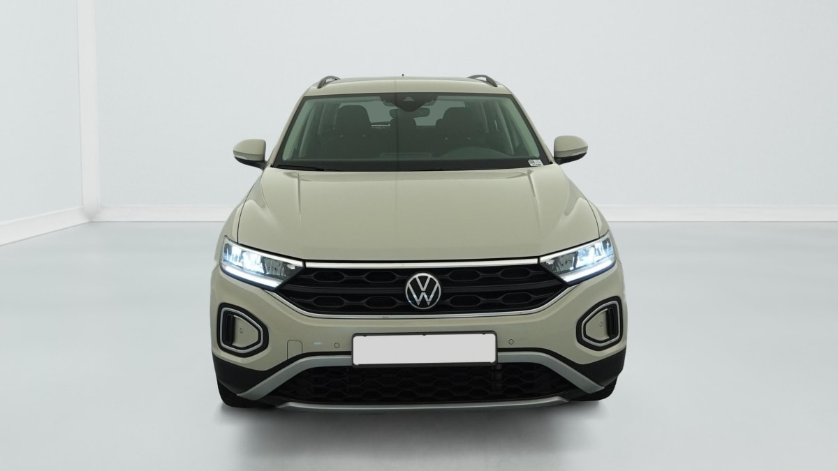 Volkswagen T-Roc - Image 2