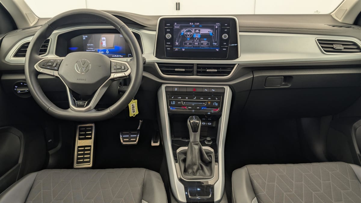 Volkswagen T-Roc - Image 13