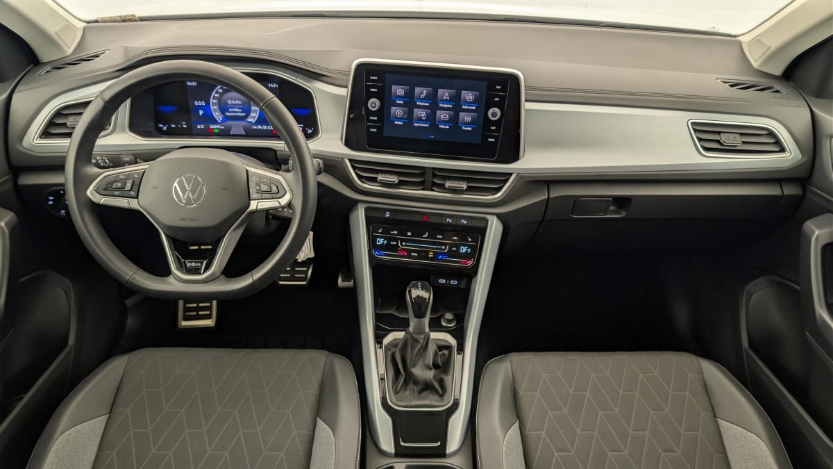 Volkswagen T-Roc - Image 13