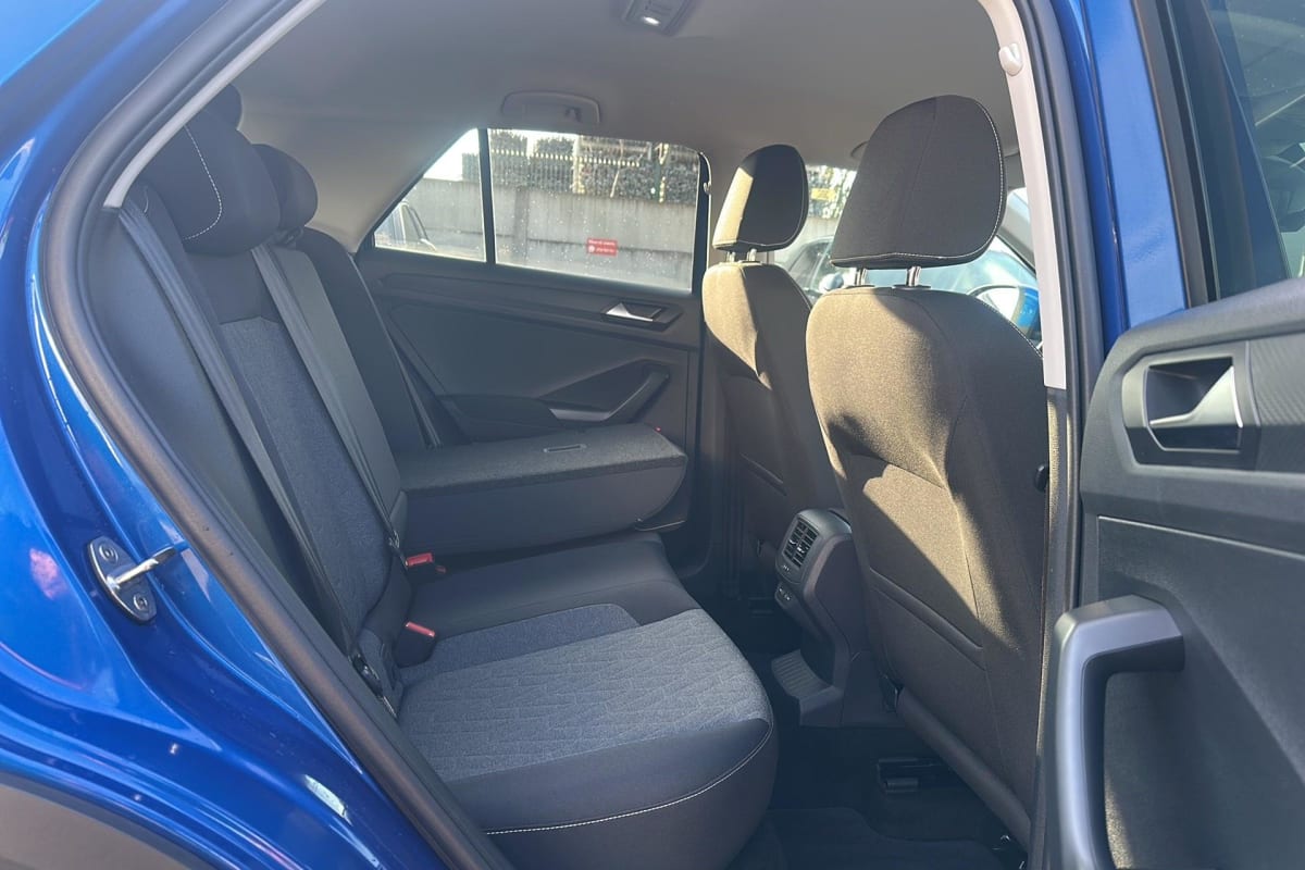 Volkswagen T-Roc - Image 12