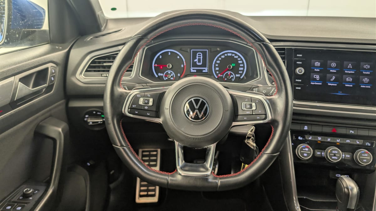 Volkswagen T-Roc - Image 14