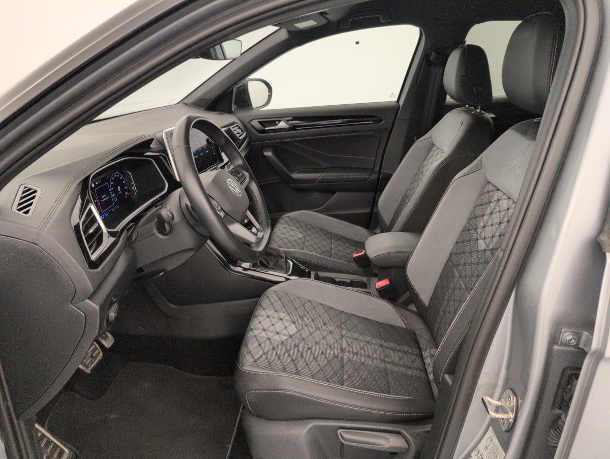 Volkswagen T-Roc - Image 16