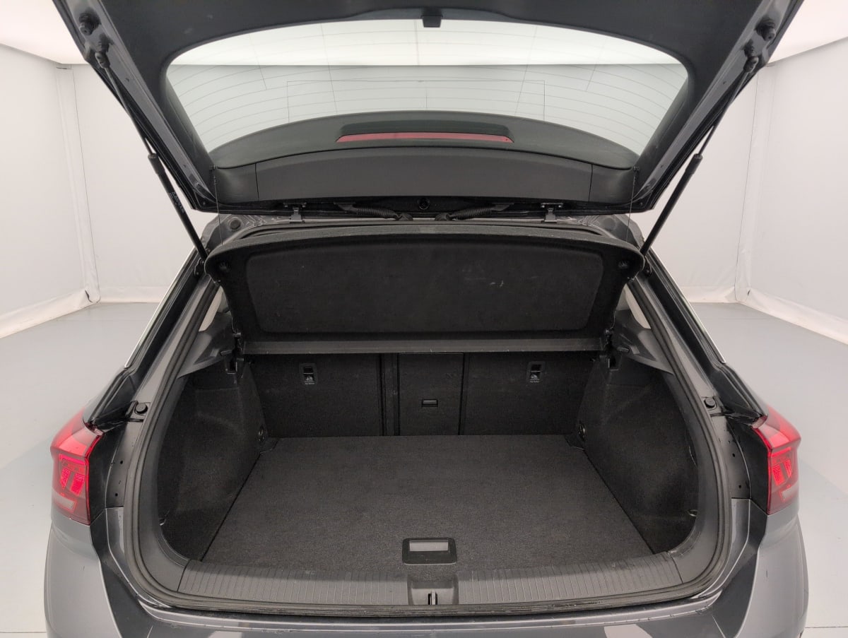 Volkswagen T-Roc - Image 11