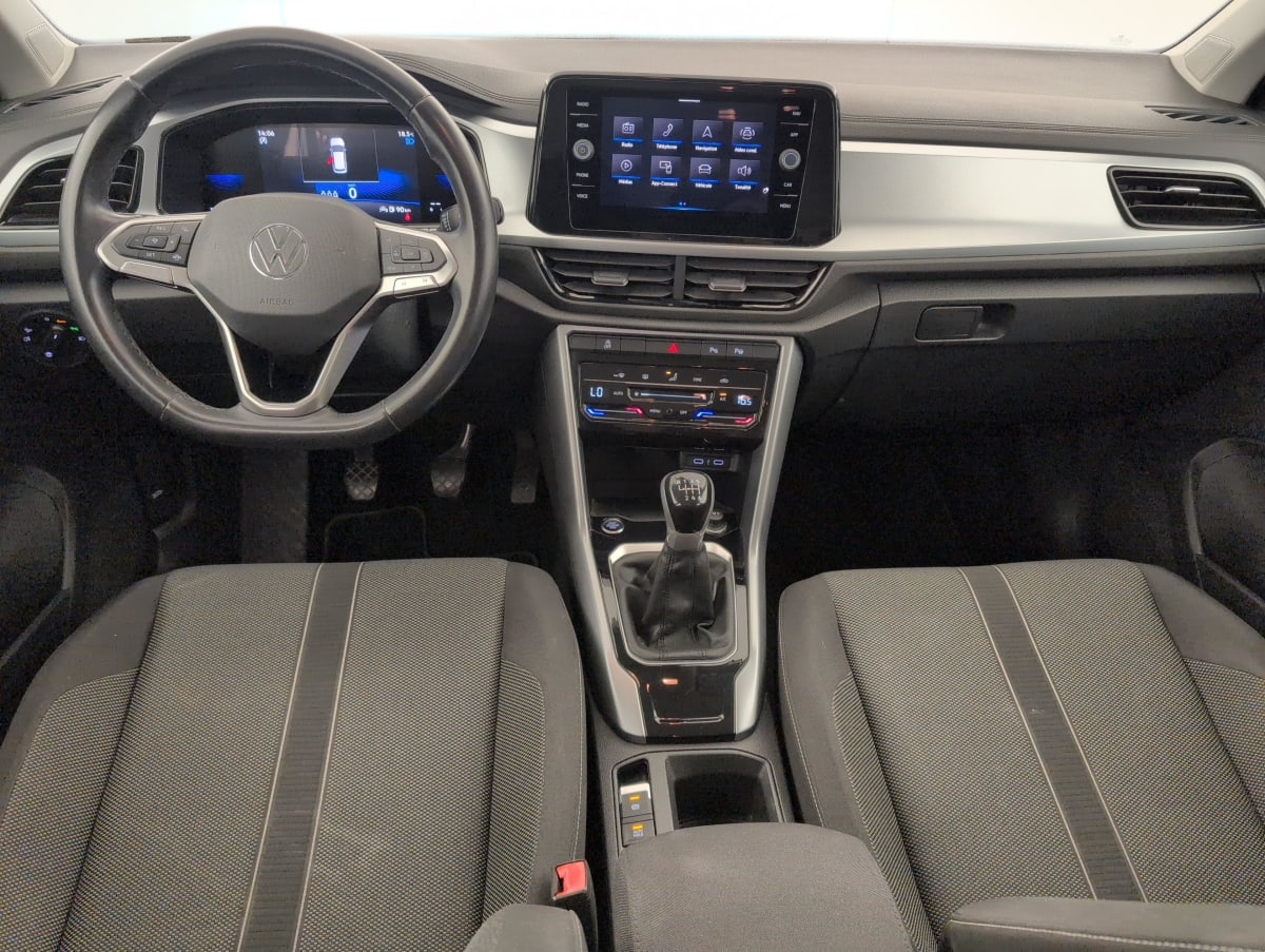 Volkswagen T-Roc - Image 13