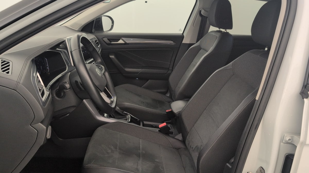 Volkswagen T-Roc - Image 17