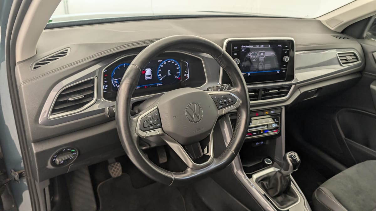 Volkswagen T-Roc - Image 15