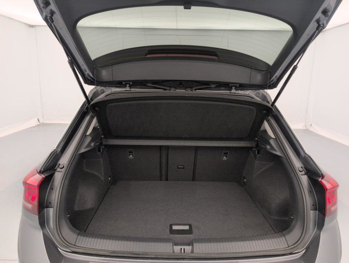 Volkswagen T-Roc - Image 11