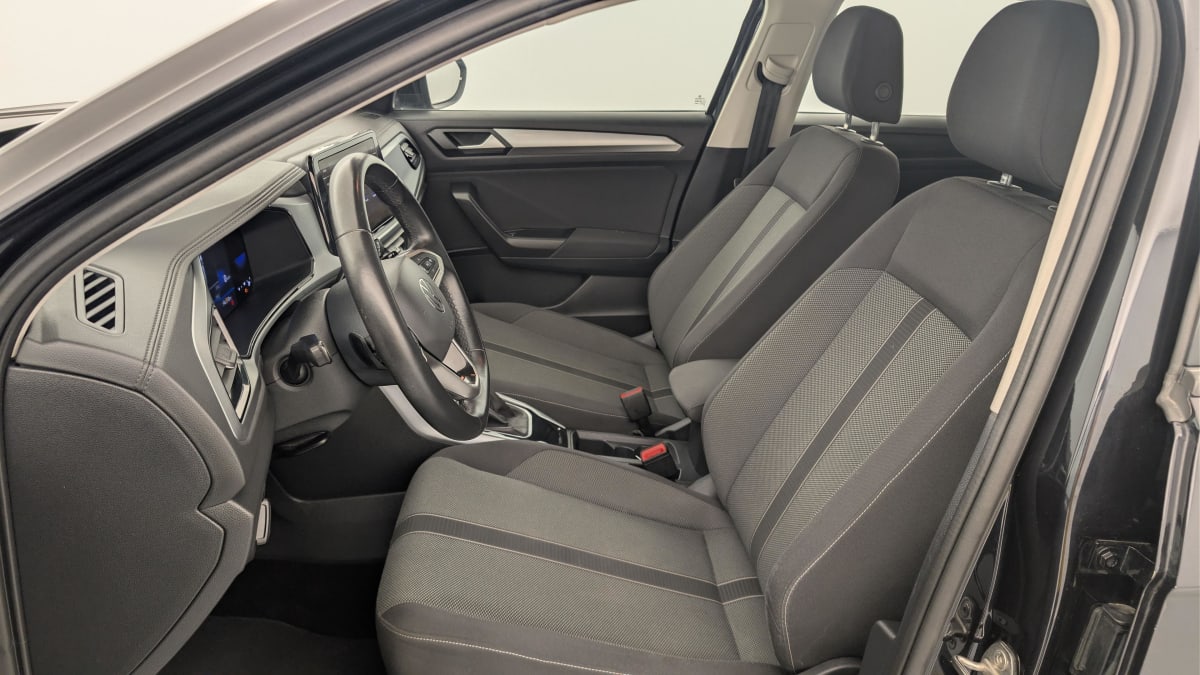 Volkswagen T-Roc - Image 16