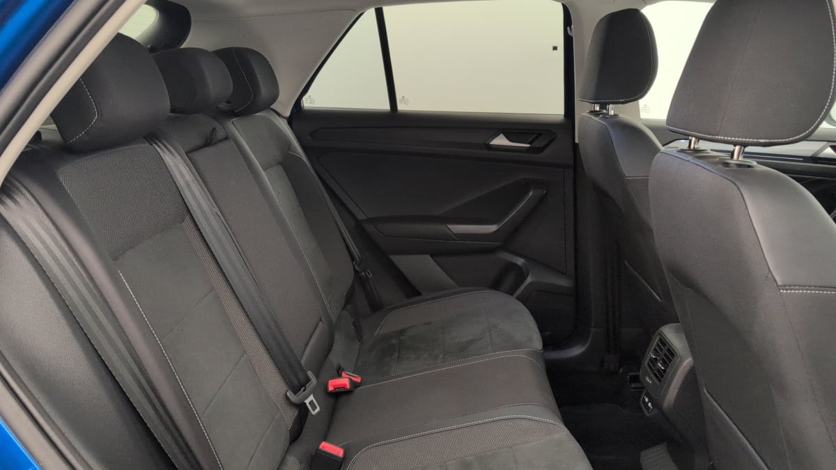 Volkswagen T-Roc - Image 17