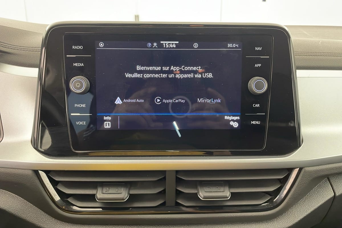 Volkswagen T-Roc - Image 18