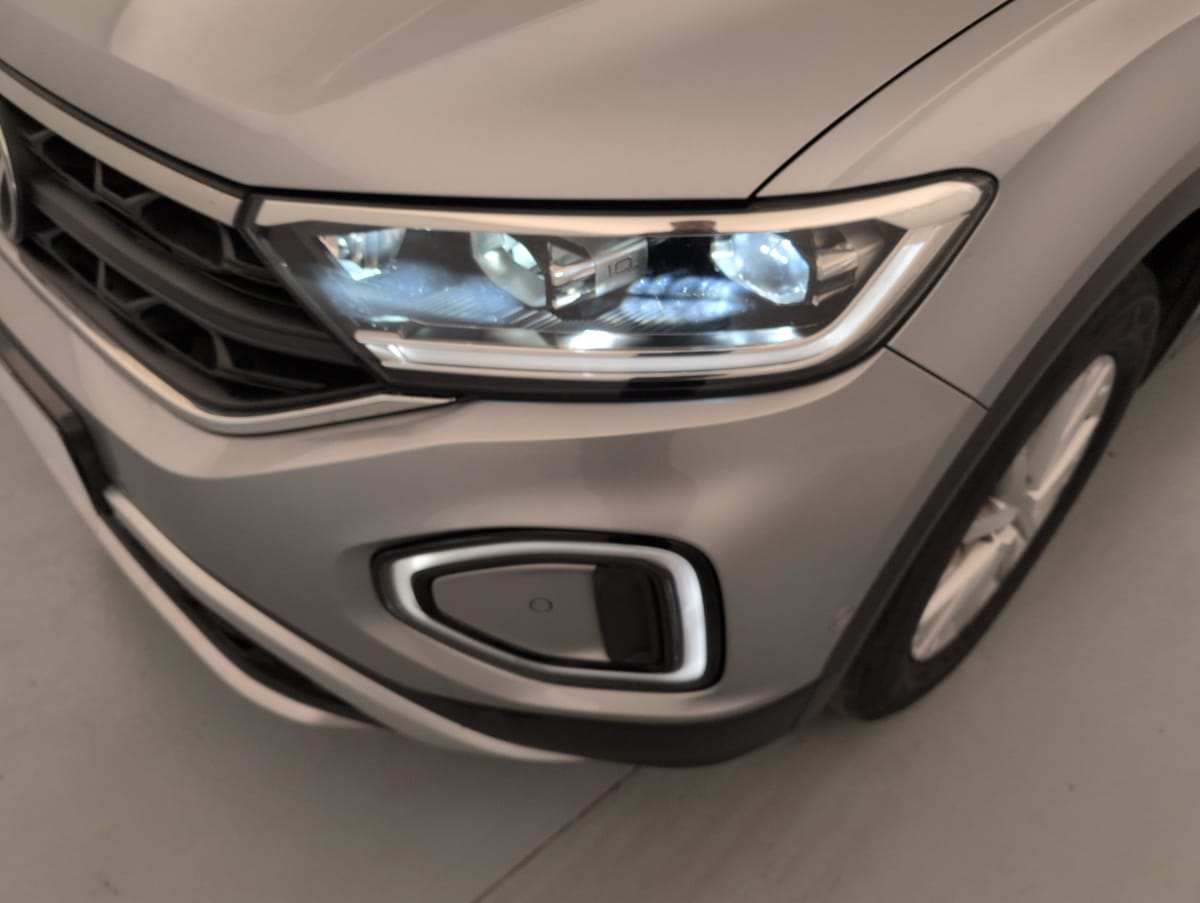 Volkswagen T-Roc - Image 21