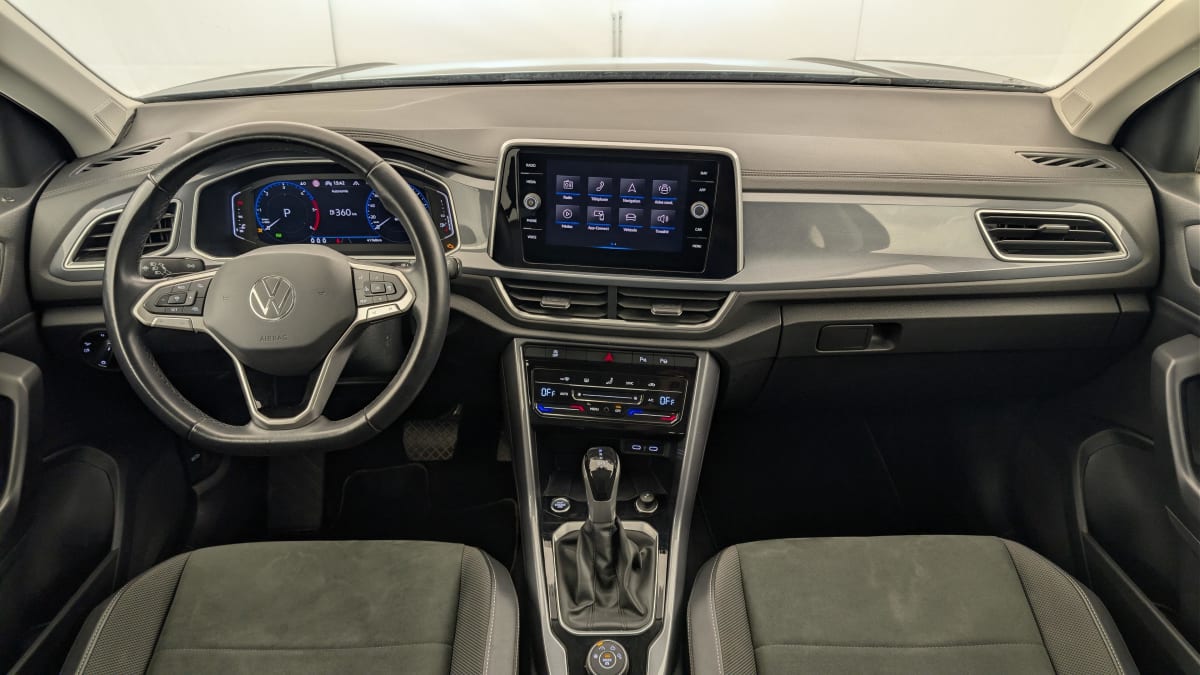 Volkswagen T-Roc - Image 13