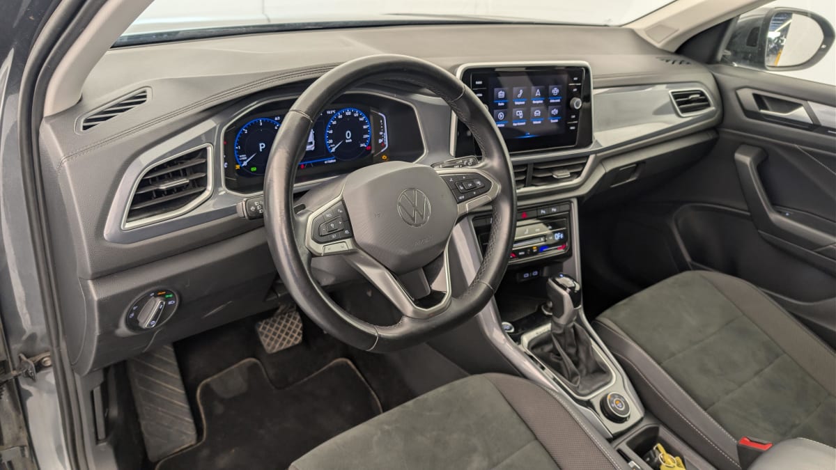 Volkswagen T-Roc - Image 15