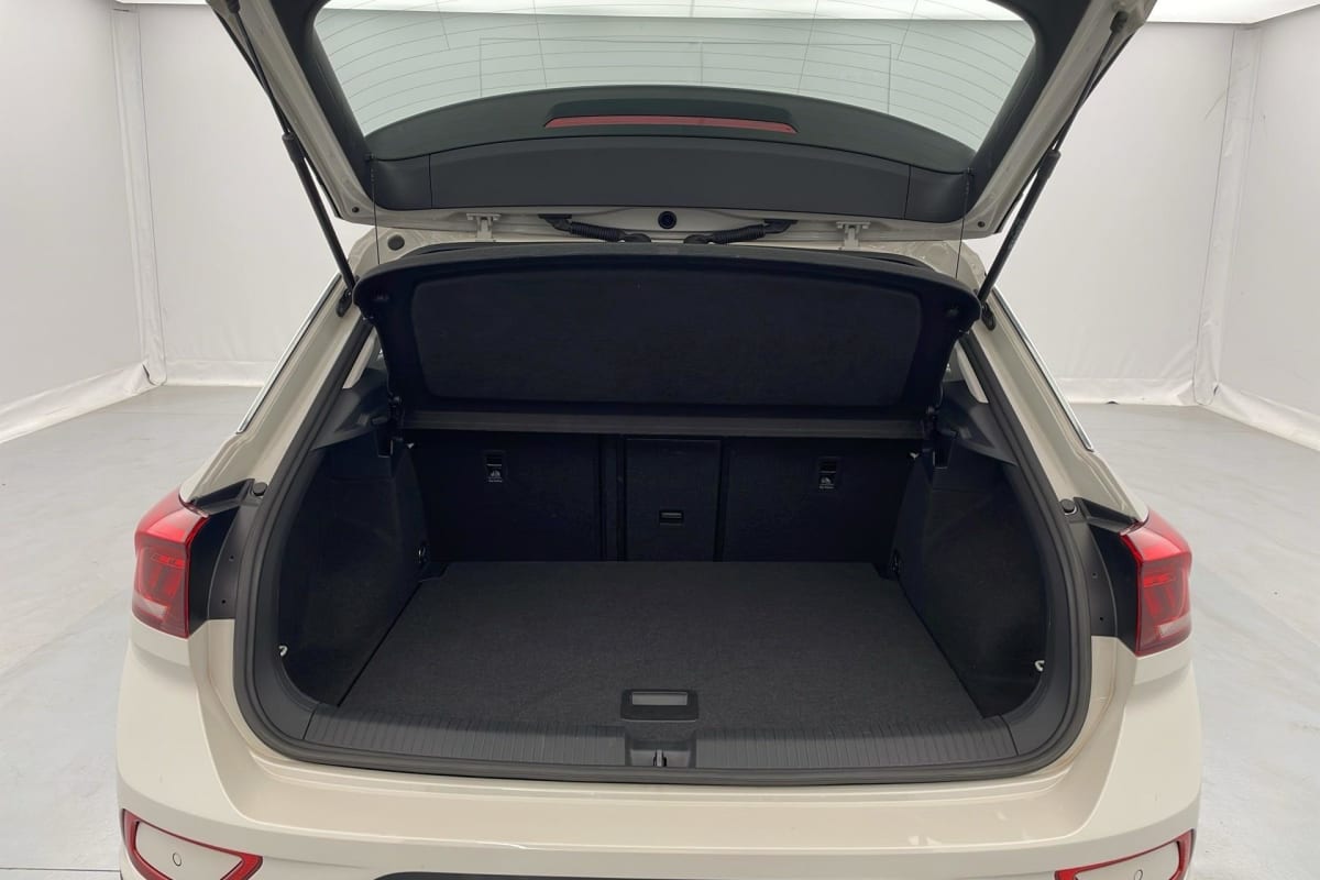 Volkswagen T-Roc - Image 11