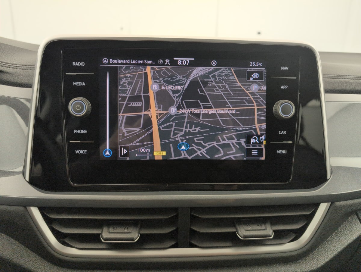 Volkswagen T-Roc - Image 20