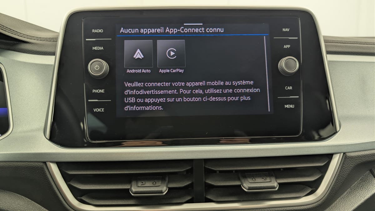 Volkswagen T-Roc - Image 18