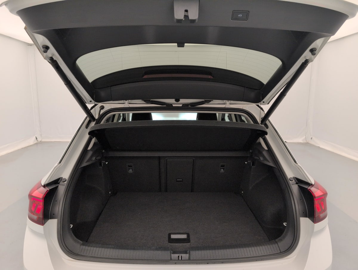 Volkswagen T-Roc - Image 11