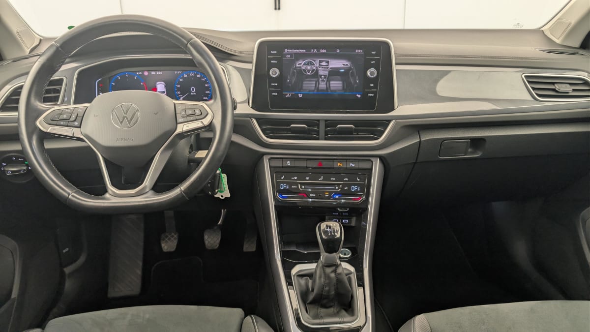 Volkswagen T-Roc - Image 13
