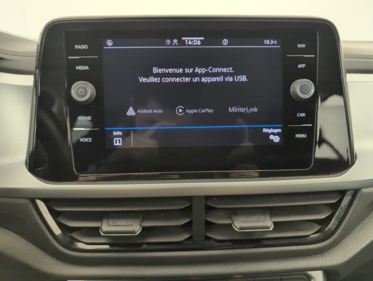 Volkswagen T-Roc - Image 19