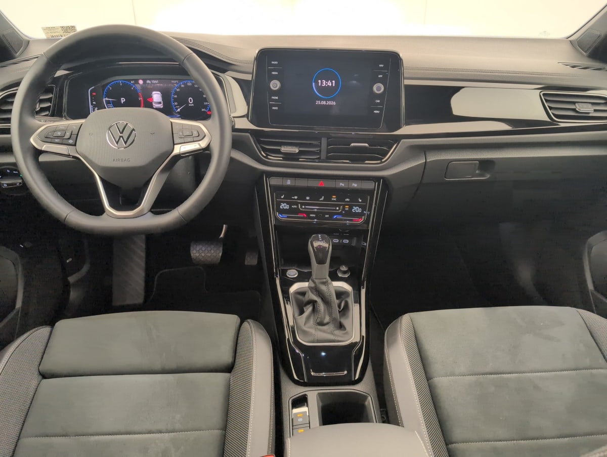 Volkswagen T-Roc - Image 13