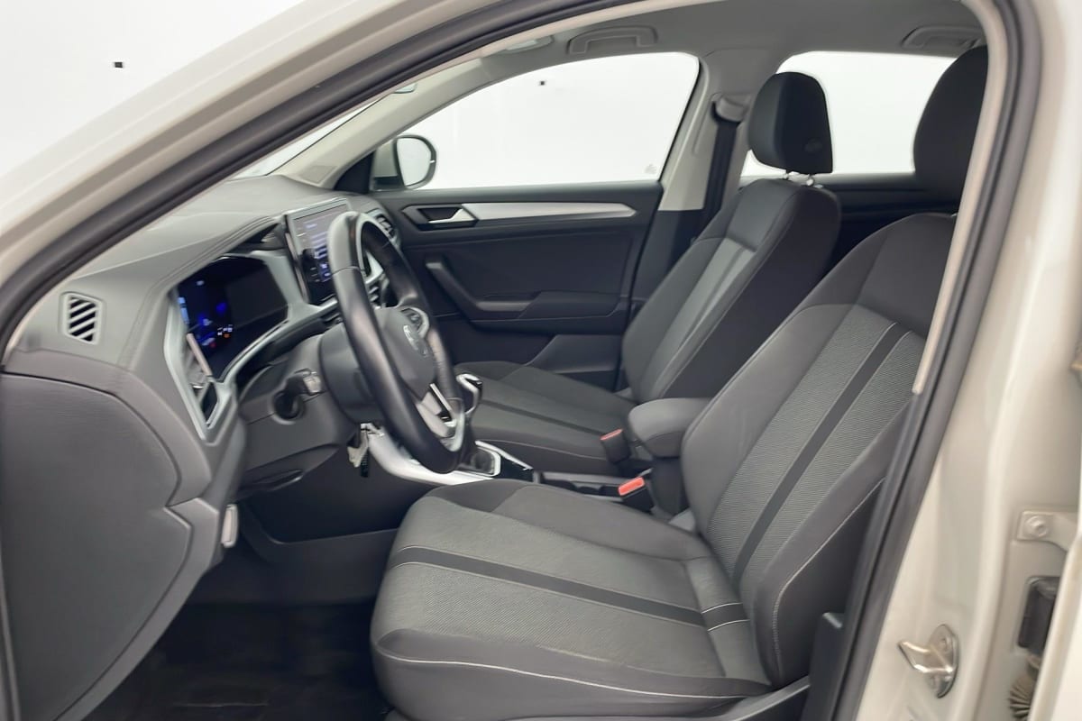 Volkswagen T-Roc - Image 16