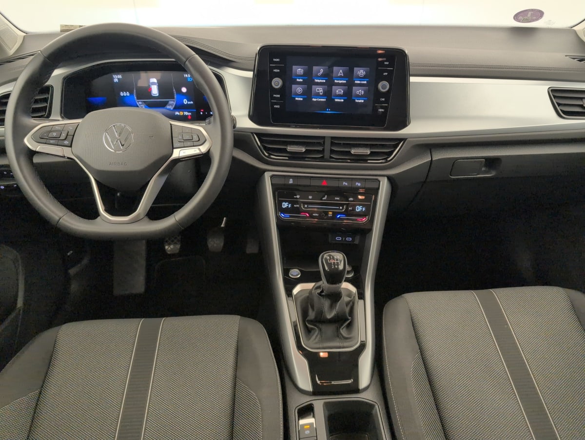 Volkswagen T-Roc - Image 13