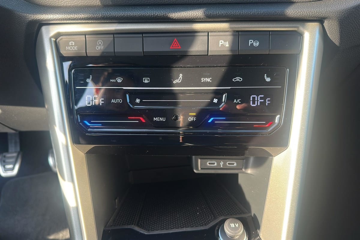 Volkswagen T-Roc - Image 18