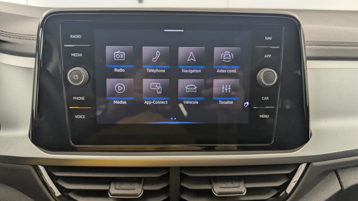Volkswagen T-Roc - Image 18