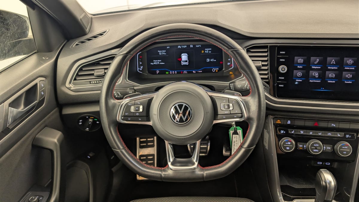 Volkswagen T-Roc - Image 14