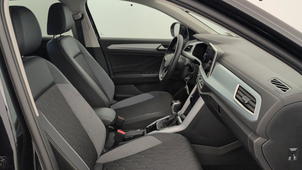 Volkswagen T-Roc - Image 9