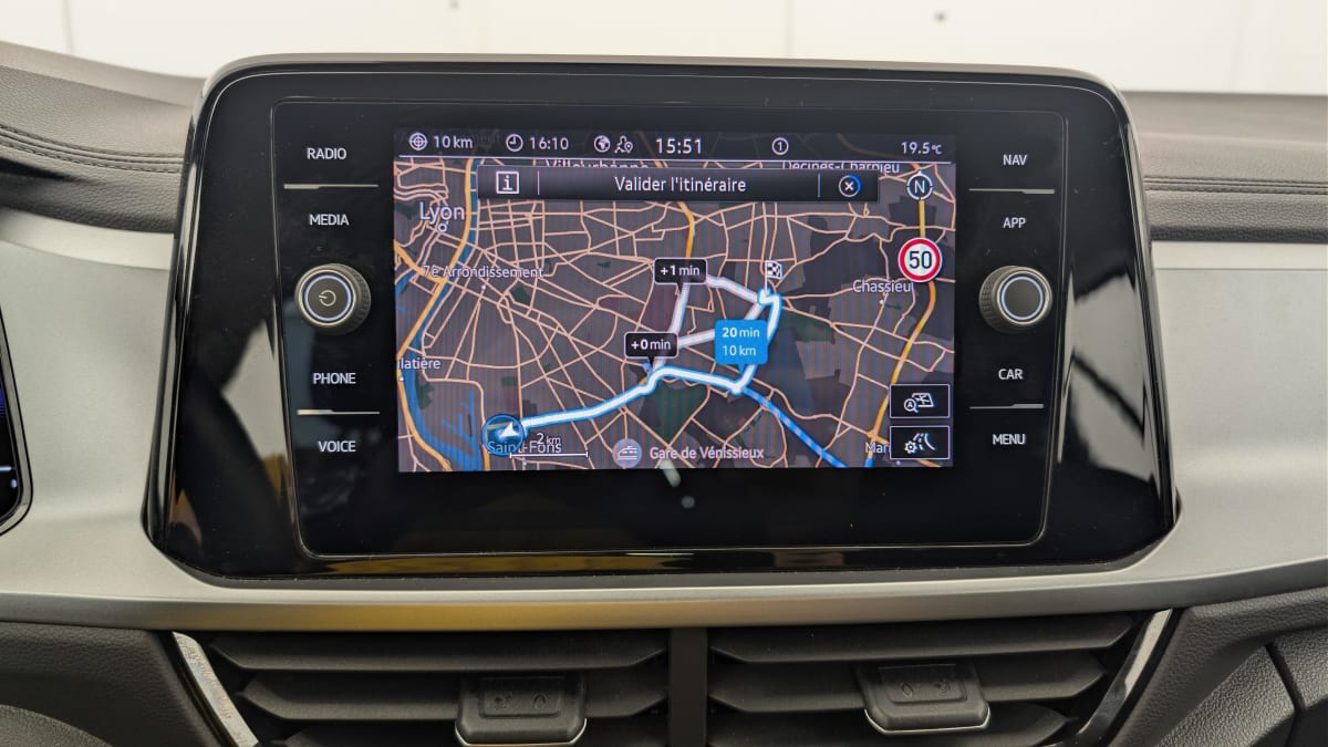 Volkswagen T-Roc - Image 18
