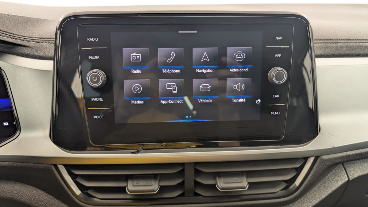 Volkswagen T-Roc - Image 17