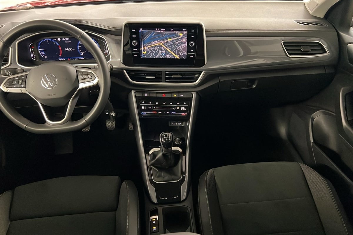 Volkswagen T-Roc - Image 12