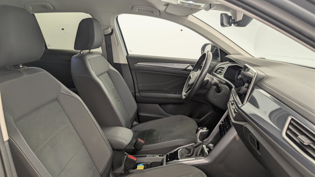 Volkswagen T-Roc - Image 9